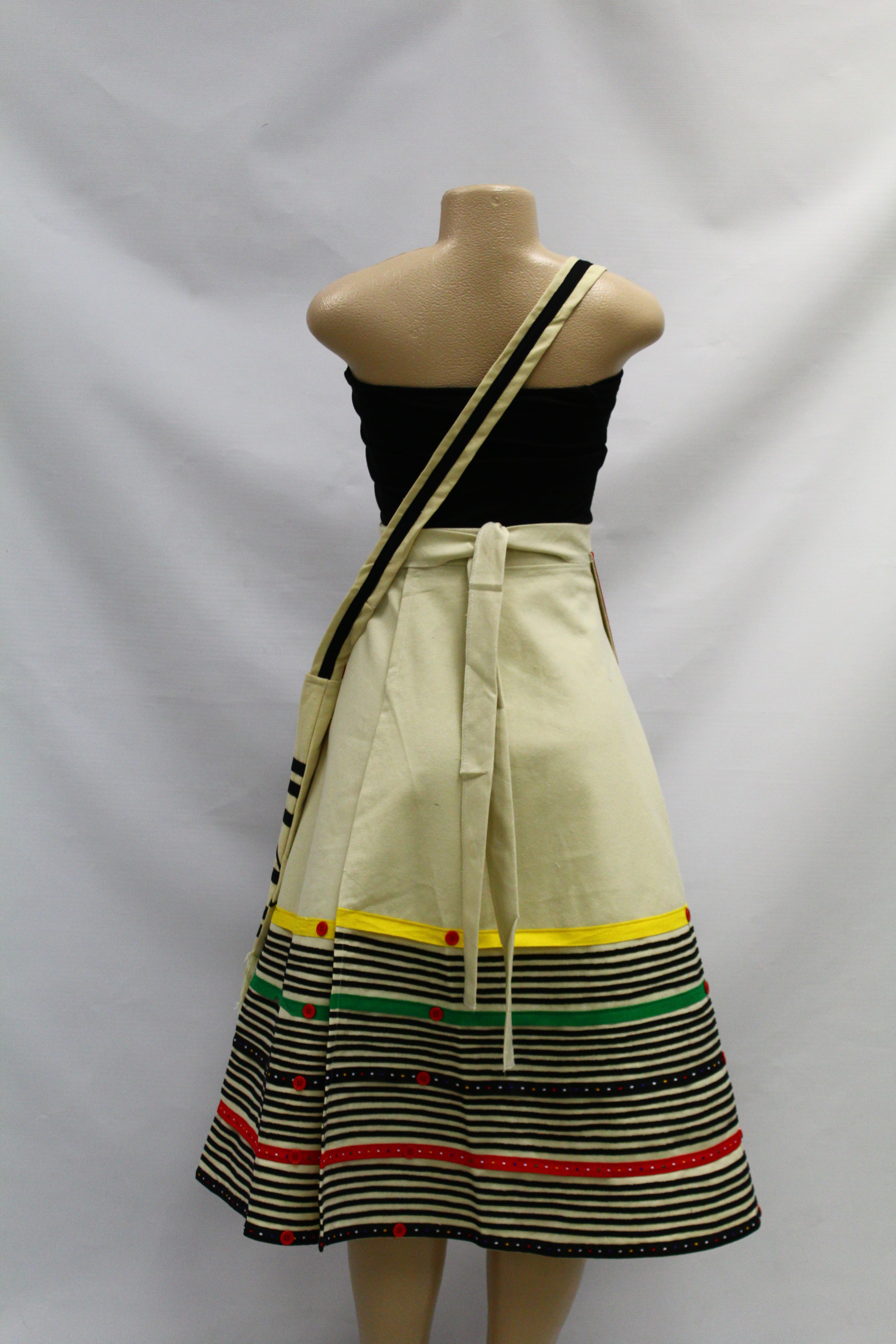 Ladies 4pc Wrap Skirt, Bag, Apron And Doek Traditional Attire ~Cream ...